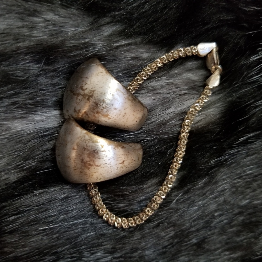 Earrings & Blacelet